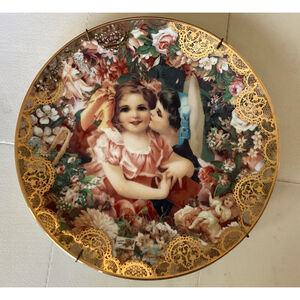 Romantic Victorian Keepsakes “ Dearest Kiss” Plate W/ Wire Wall Hangar 1992